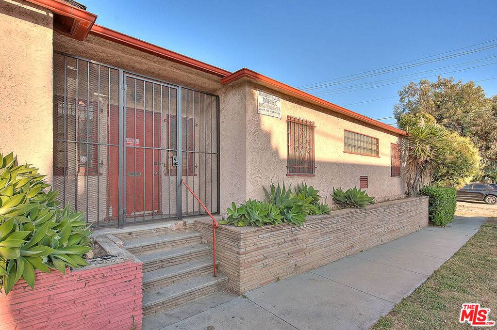 Los Angeles, CA 90043,3956 W Slauson AVE