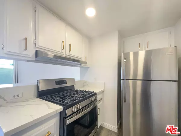 Van Nuys, CA 91411,14735 Victory BLVD #3