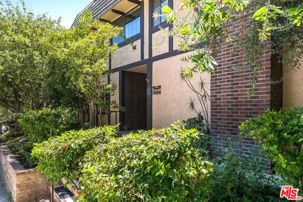 24440 Victory BLVD #18, Woodland Hills, CA 91367