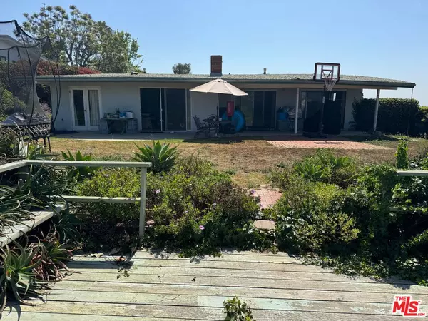 Pacific Palisades, CA 90272,743 Enchanted WAY