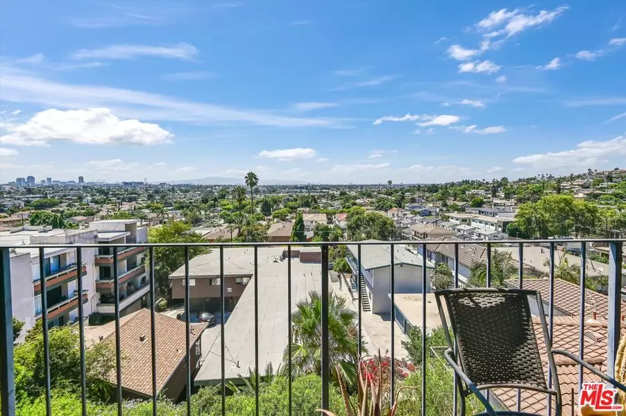 1923 Molino AVE #302, Signal Hill, CA 90755