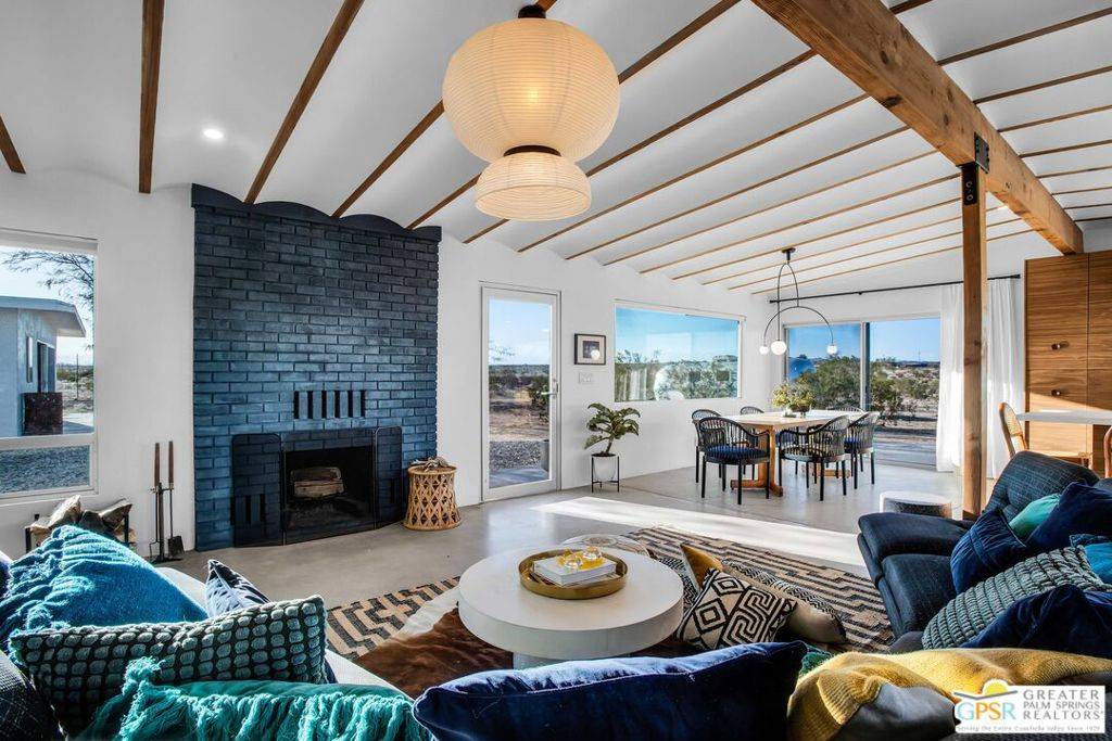 29 Palms, CA 92277,76676 Mesa DR