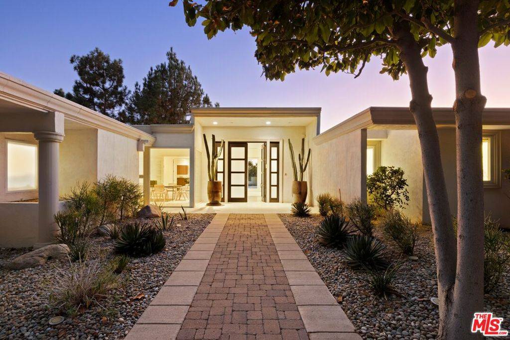 1625 Loma Vista DR, Beverly Hills, CA 90210
