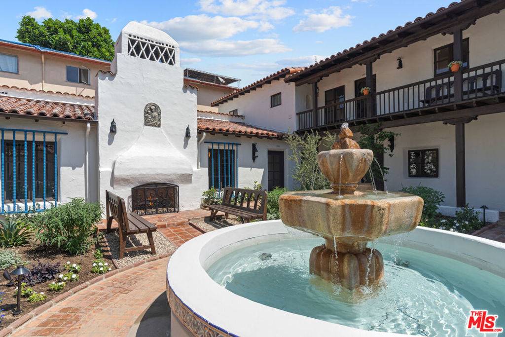 1302 1/2 N Harper AVE, West Hollywood, CA 90046