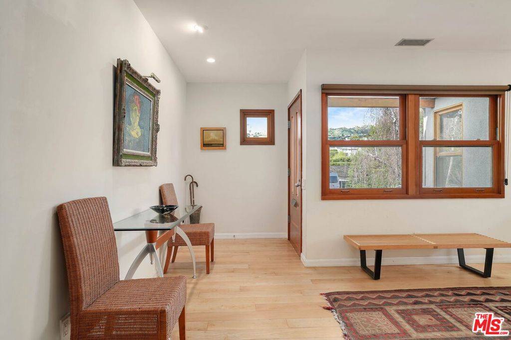 Pacific Palisades, CA 90272,712 Muskingum AVE