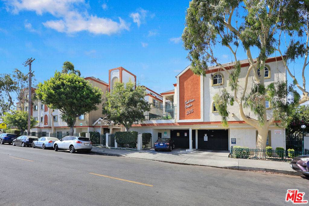 Los Angeles, CA 90003,225 W Colden AVE