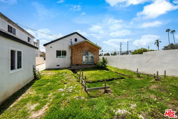 4421 Oakwood AVE, Los Angeles, CA 90004