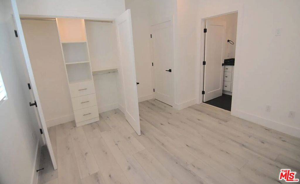 Los Angeles, CA 90037,1178 Leighton AVE #1/2