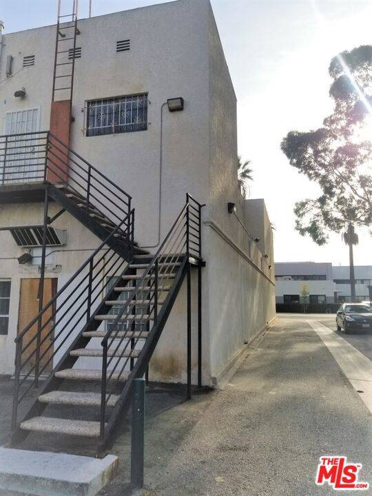 Long Beach, CA 90813,1041 Pine AVE