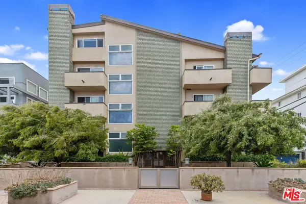 16 Quarterdeck ST #101, Marina Del Rey, CA 90292