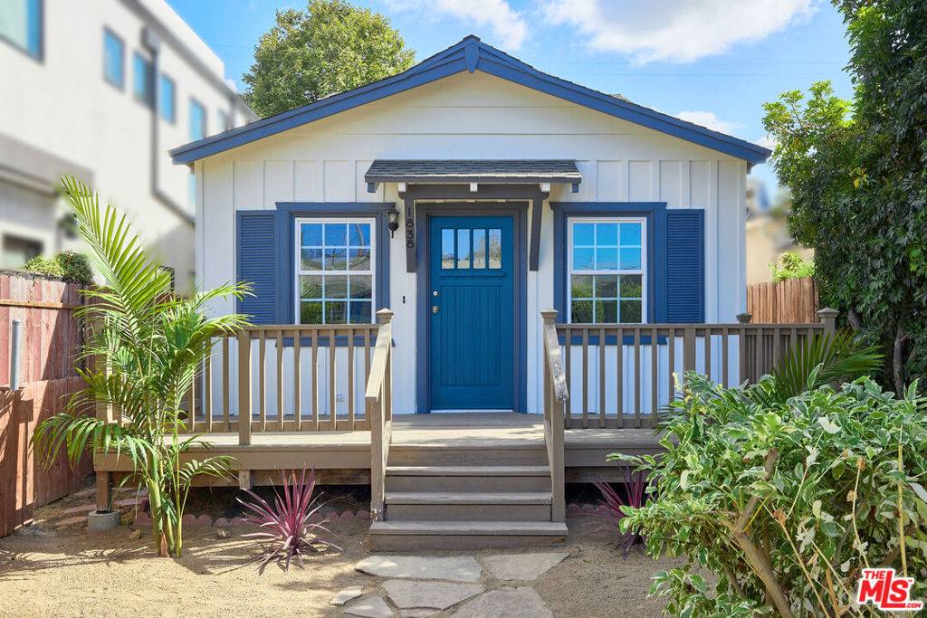 1838 Walgrove AVE, Los Angeles, CA 90066