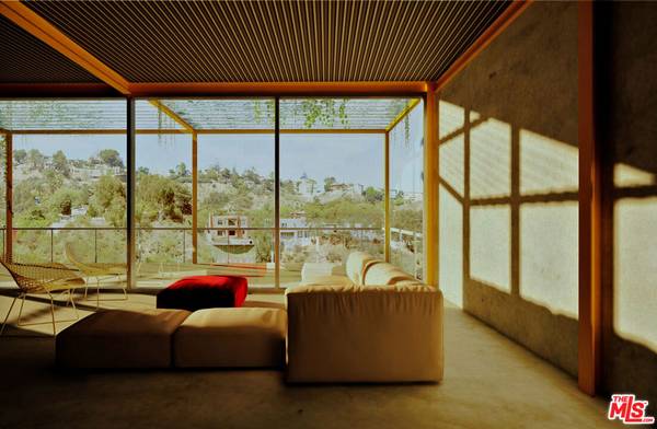 8413 Grand View DR, Los Angeles, CA 90046