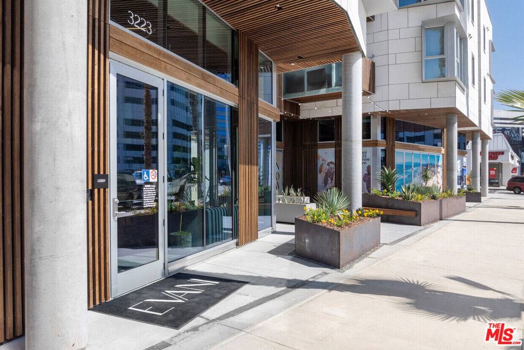 Santa Monica, CA 90403,3223 Wilshire BLVD #101