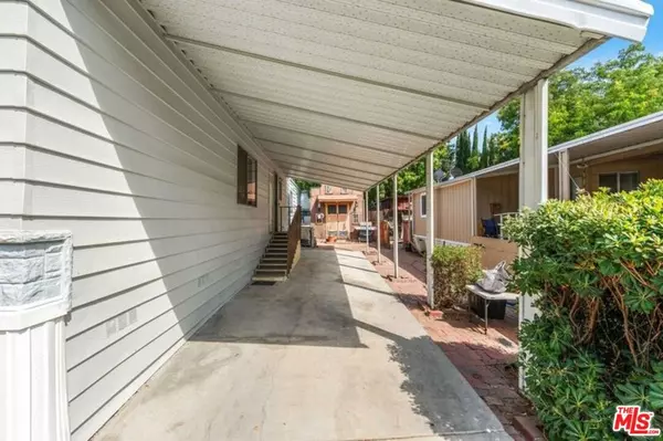 Castaic, CA 91384,36200 Paradise Ranch RD #8