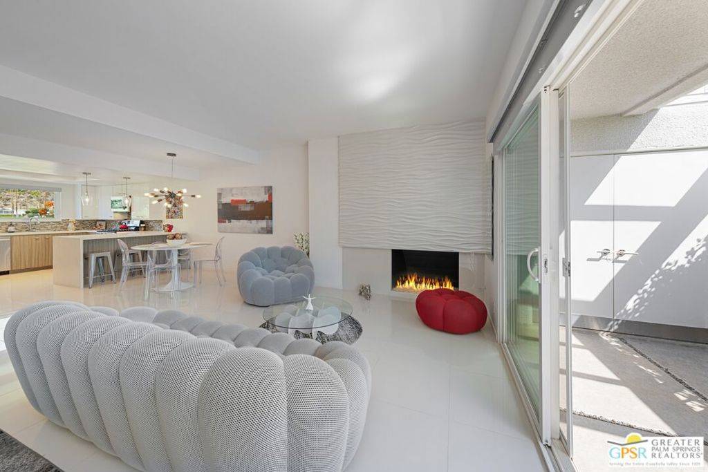 355 E Avenida Granada,  Palm Springs,  CA 92264