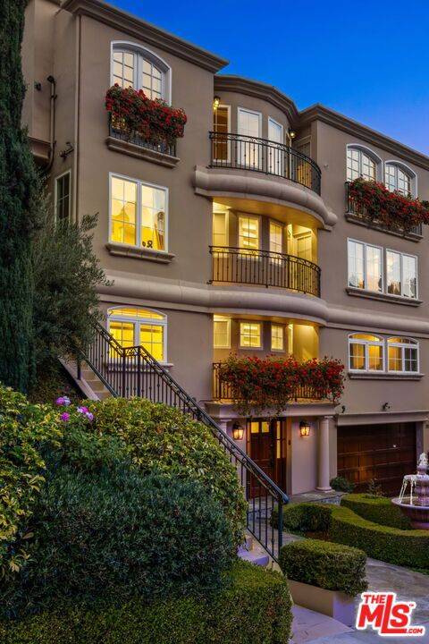 Los Angeles, CA 90046,2030 N Curson AVE