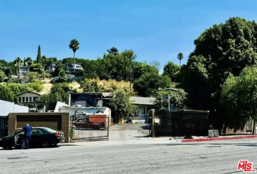 3501 Fletcher DR, Los Angeles, CA 90065
