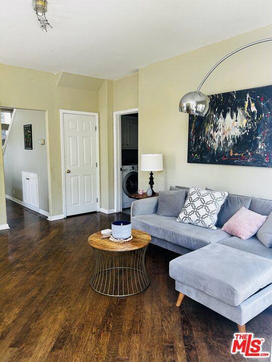 Topanga, CA 90290,121 Navajo LN