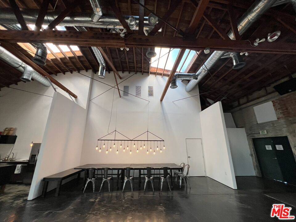 Los Angeles, CA 90031,1815 N Main ST