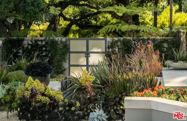 Montecito, CA 93108,796 Hot Springs RD