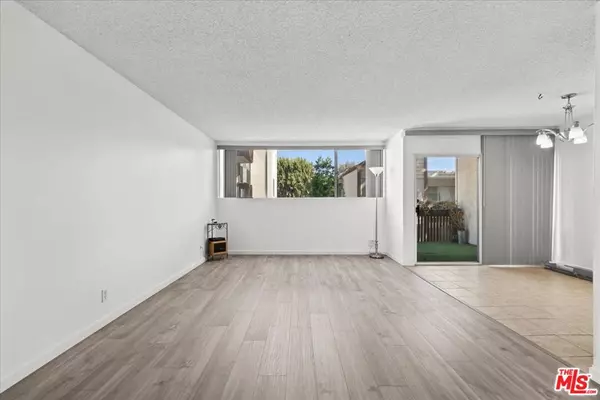 Culver City, CA 90230,5950 Canterbury DR #C209