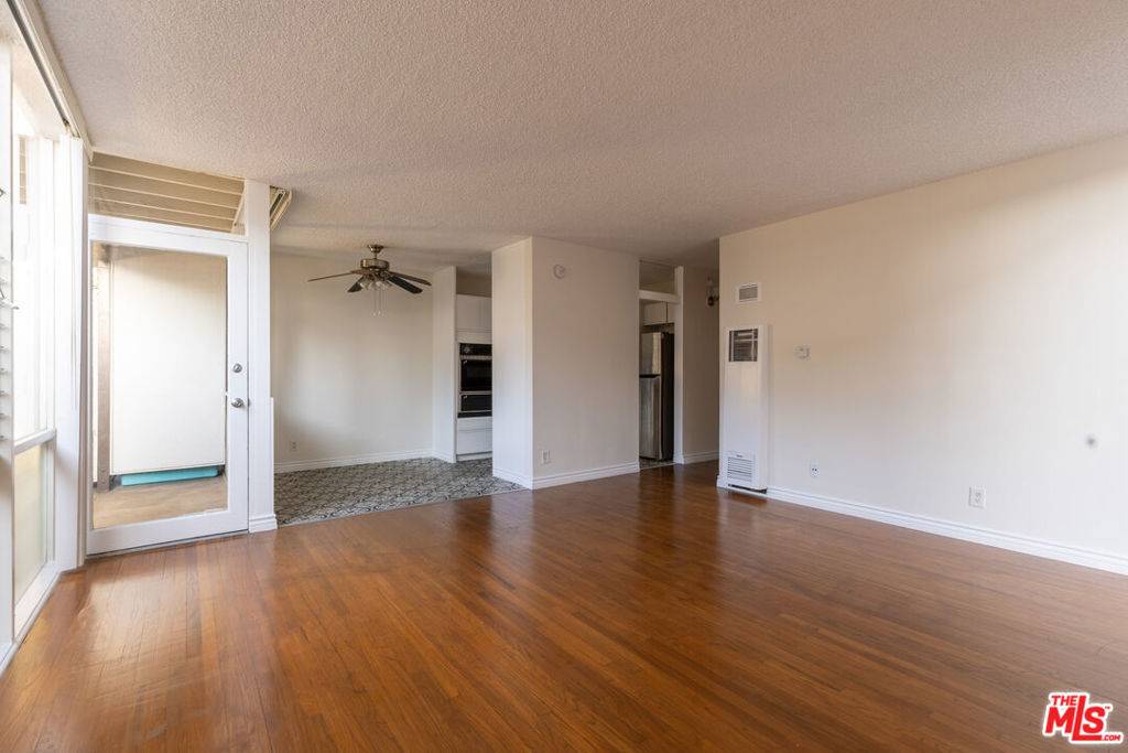 11131 ROSE AVE #1, Los Angeles, CA 90034