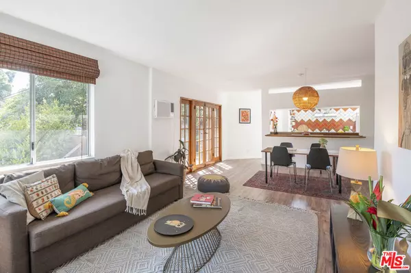 Los Angeles, CA 90068,6025 Graciosa DR