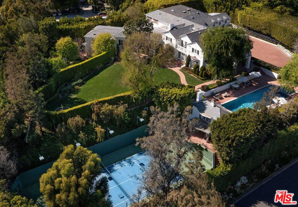 Los Angeles, CA 90077,111 N Mapleton DR