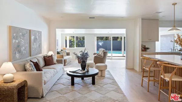 6937 Cozycroft AVE, Winnetka, CA 91306