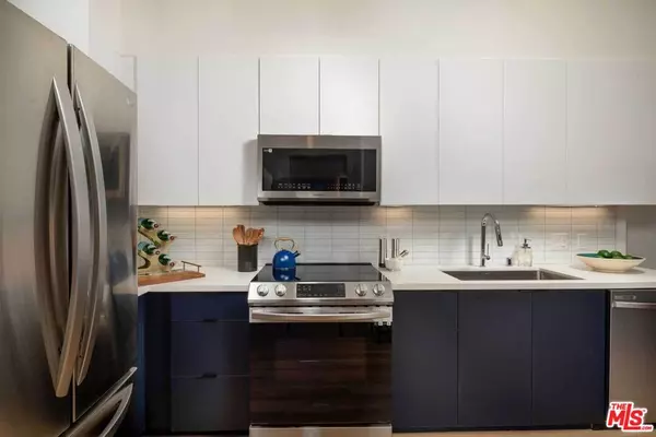 Santa Monica, CA 90403,3223 Wilshire #412