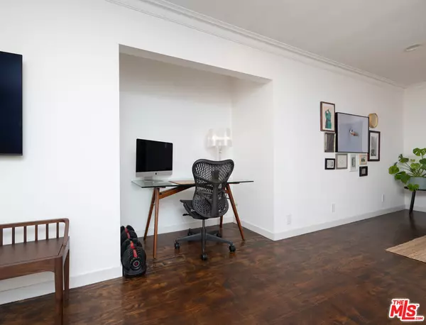 Los Angeles, CA 90046,1615 N Laurel AVE #112