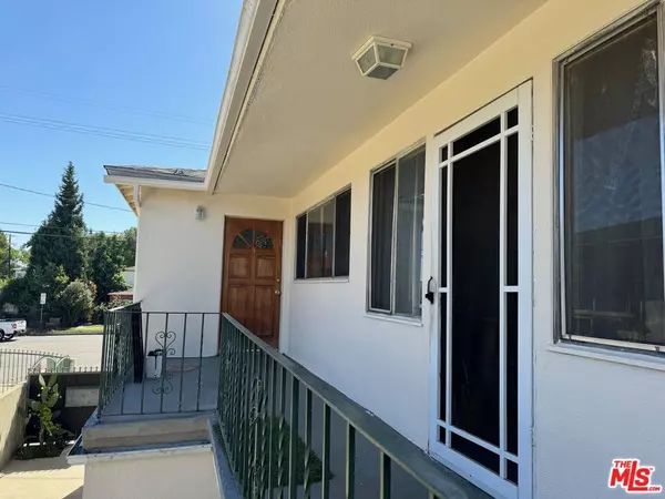 Van Nuys, CA 91401,13357 Victory BLVD