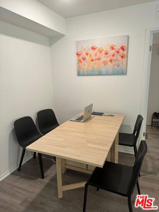 Los Angeles, CA 90049,11750 W Sunset BLVD #221