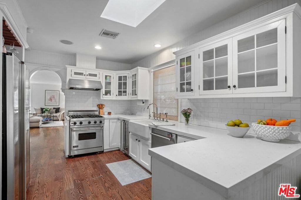 Los Angeles, CA 90049,3970 Mandeville Canyon RD