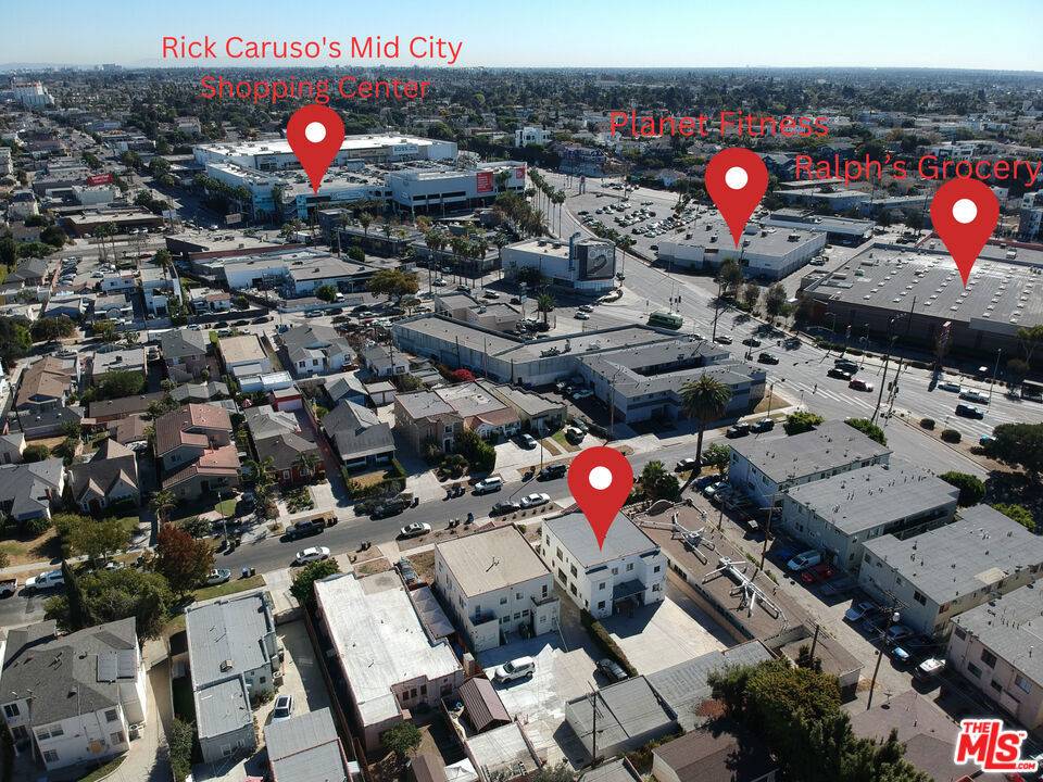 Los Angeles, CA 90019,1371 Keniston AVE