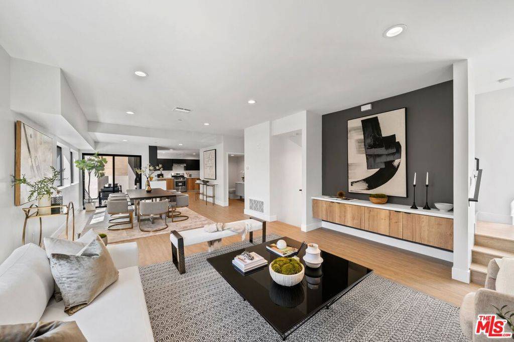 1624 N Normandie AVE #D, Los Angeles, CA 90027