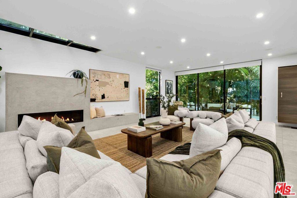 Sherman Oaks, CA 91423,4000 Stansbury AVE