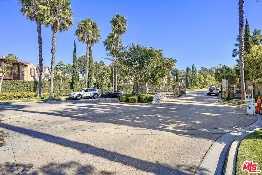 Inglewood, CA 90305,3656 W Luther LN