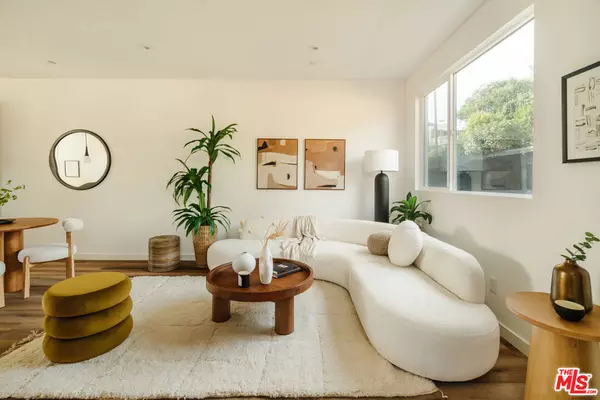 3827 N Riley LN, Los Angeles, CA 90065