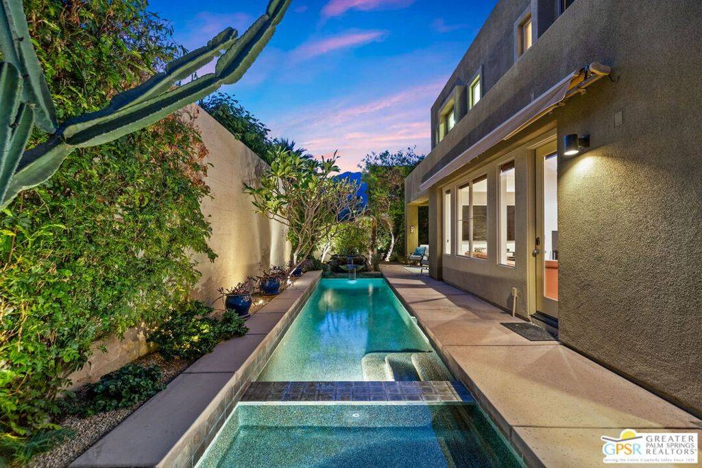 2943 Candlelight LN, Palm Springs, CA 92264