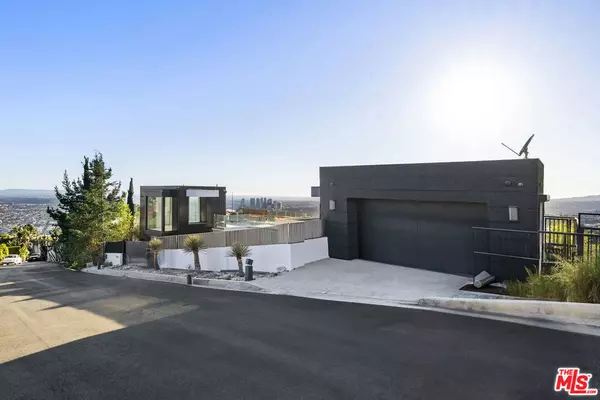 Los Angeles, CA 90069,1615 Blue Jay WAY