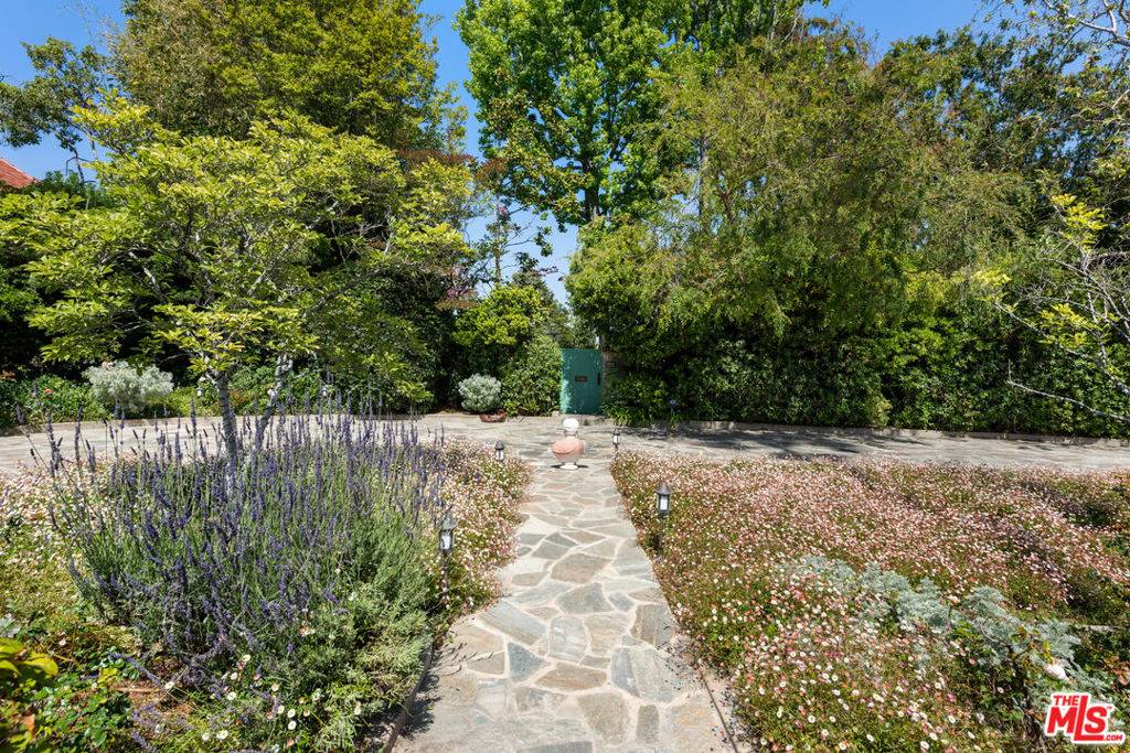 810 Foothill RD, Beverly Hills, CA 90210
