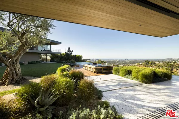 1535 Blue Jay WAY, Los Angeles, CA 90069