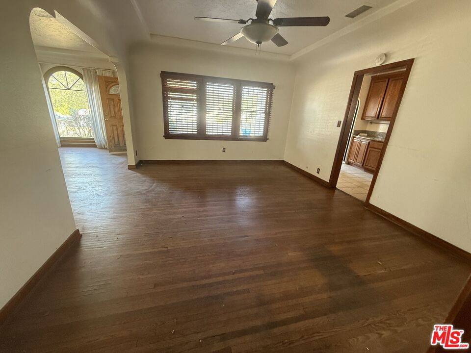 1942 W 76th ST, Los Angeles, CA 90047