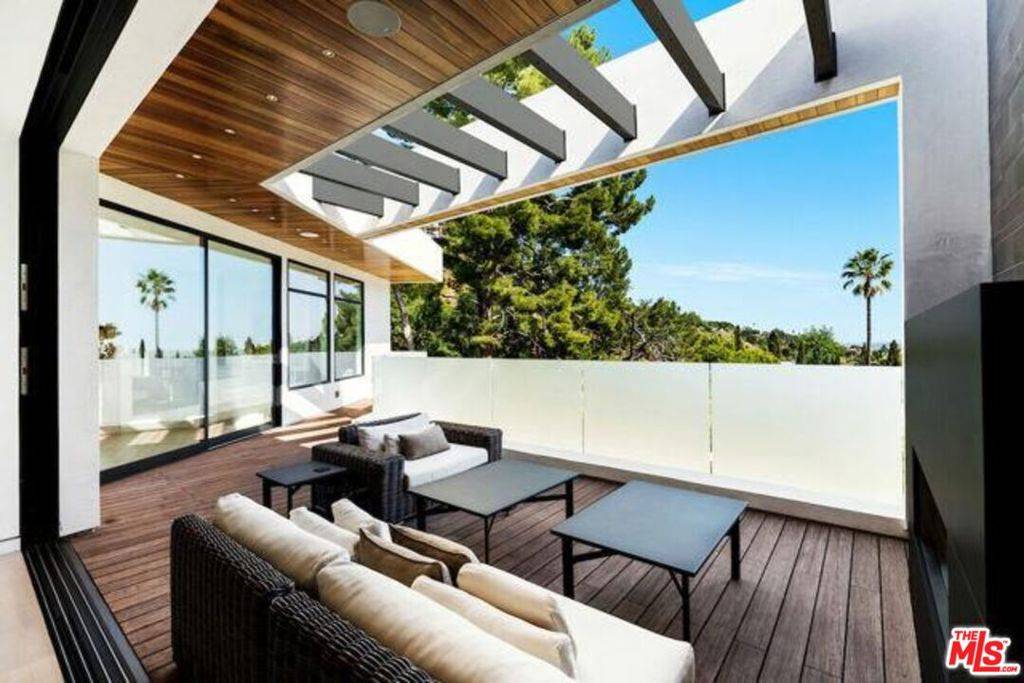 Beverly Hills, CA 90210,Address not disclosed