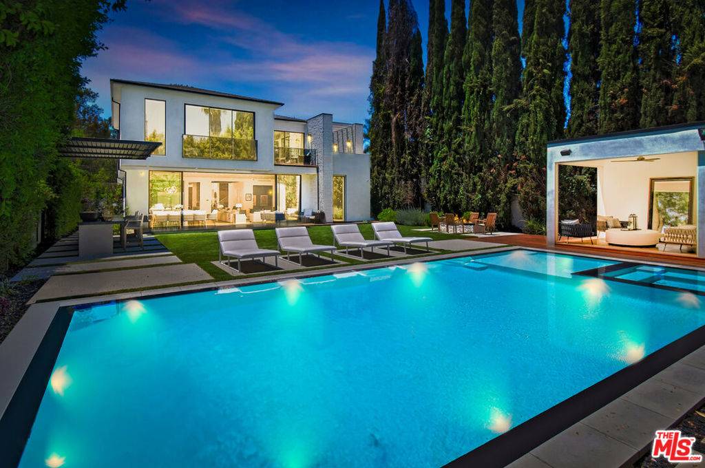 Encino, CA 91436,4544 Woodley AVE