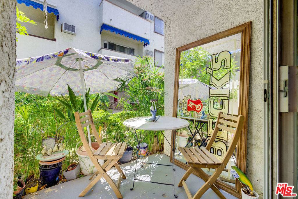 Tarzana, CA 91356,18530 Hatteras ST #130