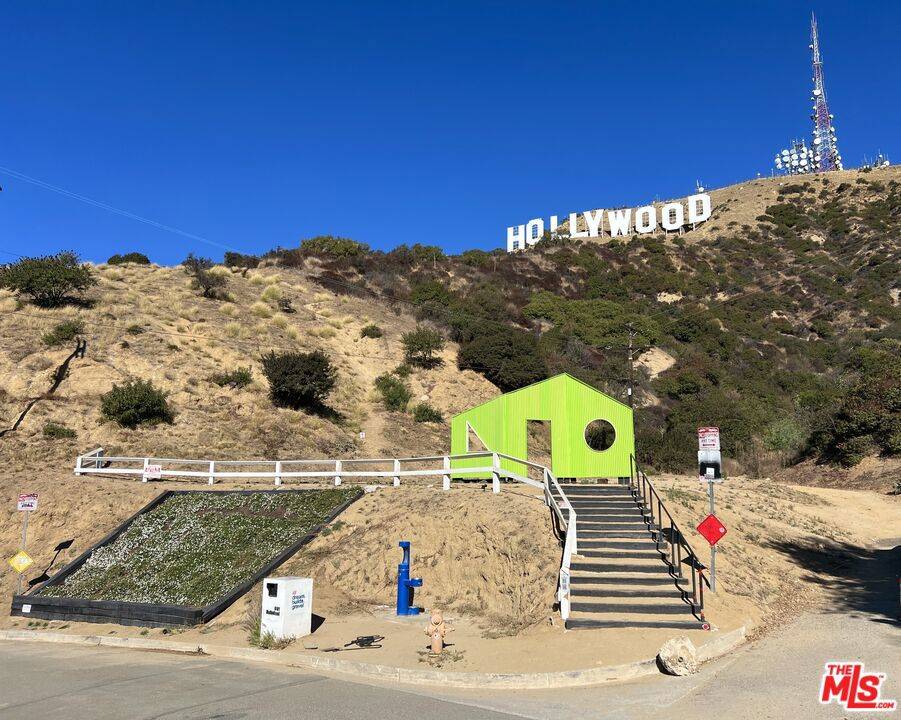 6101 Mulholland HWY, Los Angeles, CA 90068