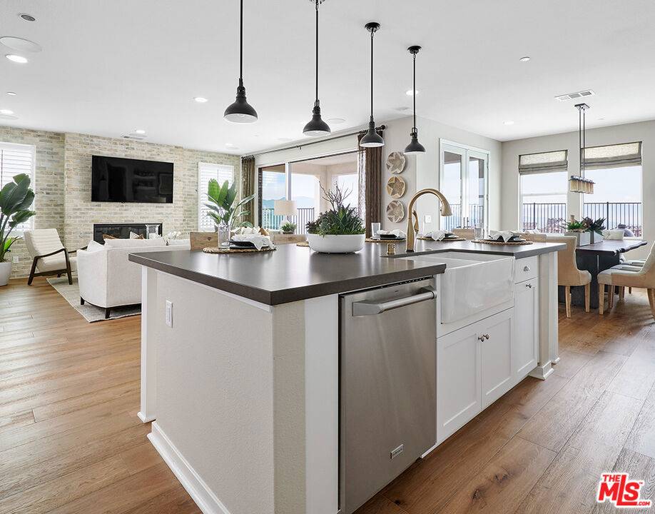 Santa Clarita, CA 91350,28708 Plume WAY