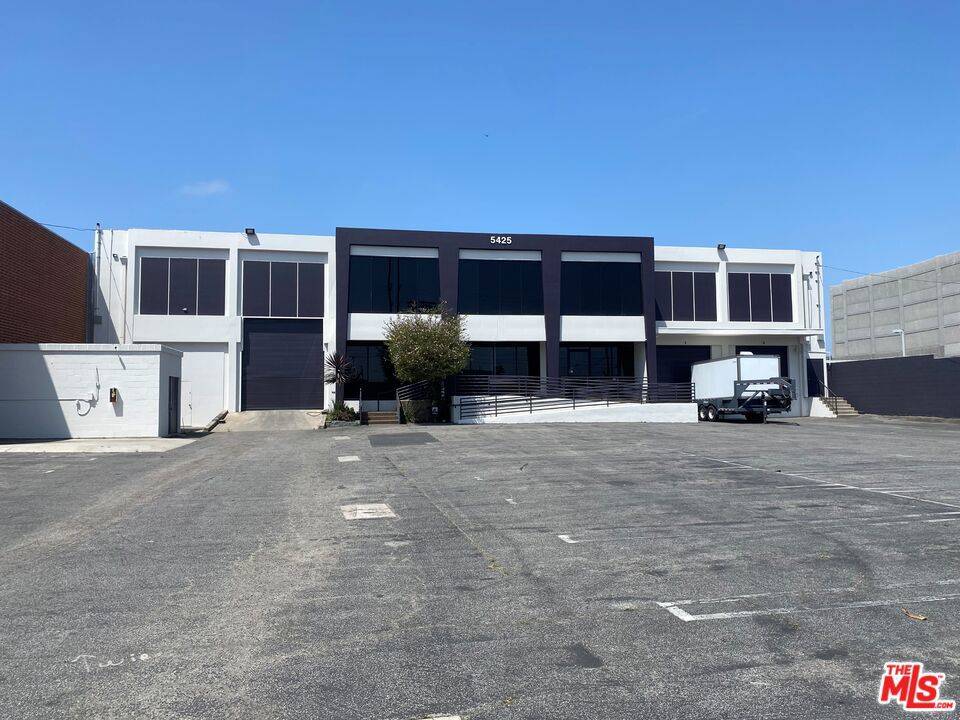 5425 Grosvenor BLVD, Los Angeles, CA 90066